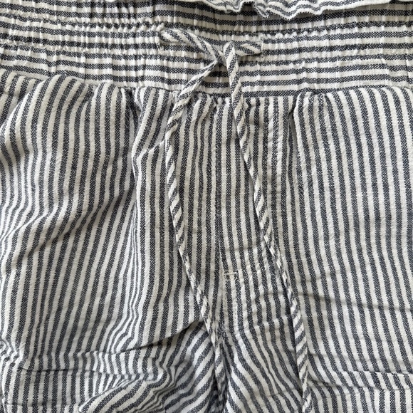 A New Day Linen-Blend Striped Paperbag Shorts – XS - Picture 3 of 8